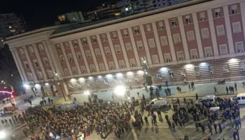 “Berisha nuk meriton vëmendje”/ Analisti: Protesta me 200 veta të zemëruar s’është ngjarje