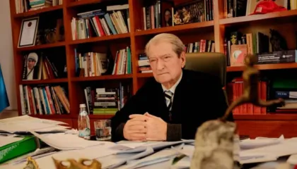 Berisha: Pasardhësit e bllokmenëve nuk pyesin për Shqipërinë tjetër, përveç Tiranës së karrigeve