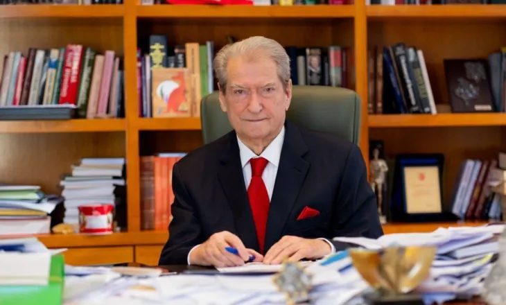 Berisha publikon pamje nga Durrësi: 6 ditë pas përmbytjeve qytetarët ende nën ujë