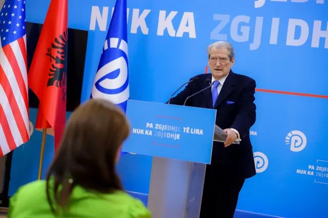 Berisha:  Smart City është projekt korruptiv me çmime deri 30 herë më të larta