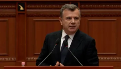 “Berisha tha se ishullin e Sazanit Fatos Nano ia ka ofruar Berlusconit”, Balla: Është mjeshtër i gënjeshtrës, s’ka pasur kurrë një projekt të tillë