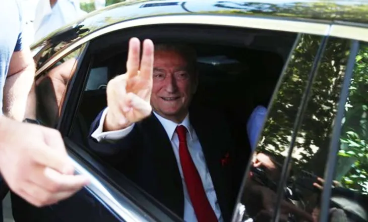 Berisha thirrje të rinjve: Keni shansin e madh të riktheni të ardhmen e shqiptarëve