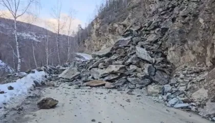 Bie masivi shkëmbor, bllokohet rruga nacionale Dragash–Shishtavec