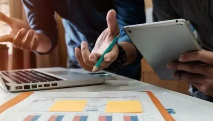 Bien interesat e kredive konsumatore/ Shqiptarët marrin më shumë hua për shlyerje të borxheve, blerje  dhe pushime