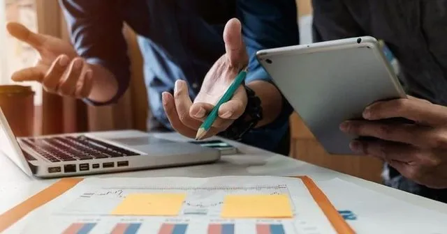 Bien interesat e kredive konsumatore/ Shqiptarët marrin më shumë hua për shlyerje të borxheve, blerje  dhe pushime