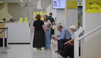 Bien kreditë me probleme, shqiptarët më të rregullt për të shlyer huatë gjatë pushimeve dhe festave