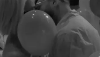 “Big Brother Vip Kosova”/ Dolce dhe Limi shkëmbejnë puthjen e parë