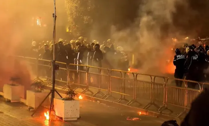 Bilanci i protesës së PD! 11 efektivë të lënduar, 20 qytetarë të shoqëruar