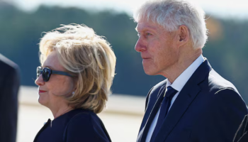 Bill dhe Hillary Clinton refuzojnë të dëshmojnë në Kongres për çështjen “Epstein”