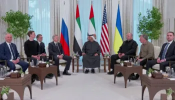 Bisedimet trepalëshe në Abu Dhabi/ Rusia sulmon Ukrainën, Kievi: Putini cinik, sulmi barbar