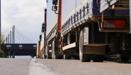 Bllokada e kufijve godet bizneset kosovare/ Rrit frikën për çmime më të larta