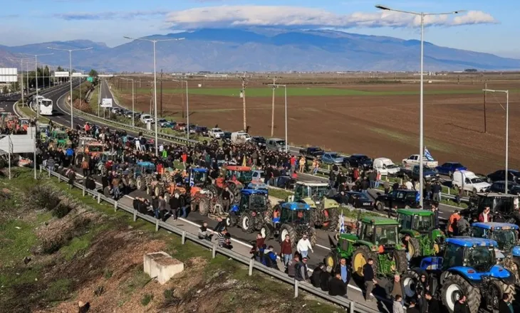 Bllokohet aksi Kakavijë-Janinë, nesër fermerët grekë 3 orë protestë