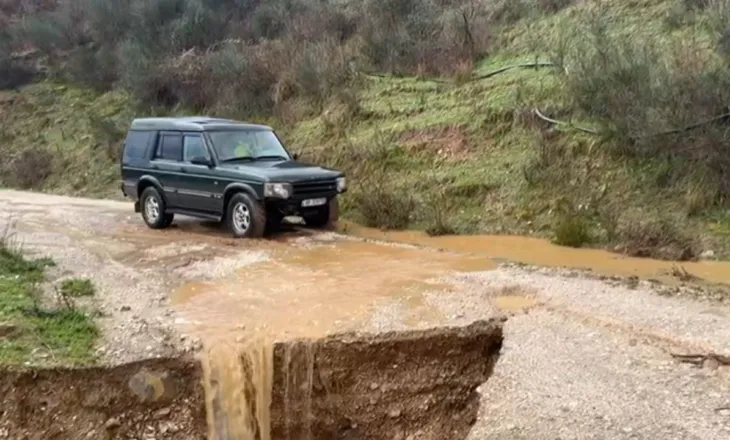 Bllokohet aksi Subash-Tërbuq-Laboë në Gjirokastër/ Rënie dheu dhe inertesh, izolohen banorët e moshuar
