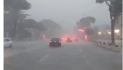 Bllokohet aksi Tiranë – Durrës, Policia e Shtetit: Kujdes, në këto rrugë devijohet lëvizja!