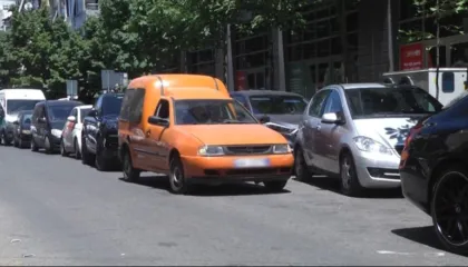 Bllokuan qarkullimin me parkime dyshe, në 6 muaj u referuan në prokurori 268 shoferë! Shumica në Tiranë