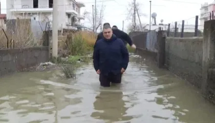 Blushi në zonat përmbytura në Durrës: Banorët të dëmshpërblehen. Përmbytjet i shkaktoi korrupsioni