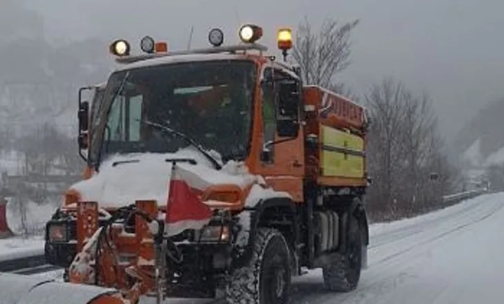 Bora dhe ngricat rrisin aksidentet, Shoqata e Siguruesve: Përgjegjësia s’është vetëm e shoferëve, të kriposen rrugët