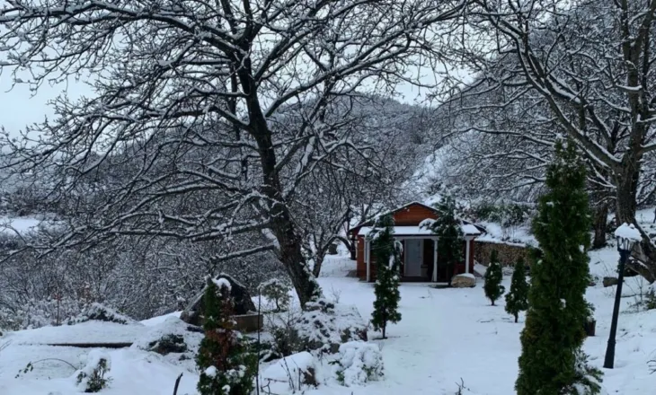 Bora ‘pushton’ fshatrat e Librazhdit, numër i lartë turistësh drejt destinacioneve malore