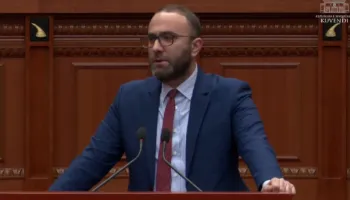 Bordi i Paqes në Kuvend/ Bardhi për Ramën: E quajti Trumpin ‘turpi i njerëzimit’, sot bën propagandë