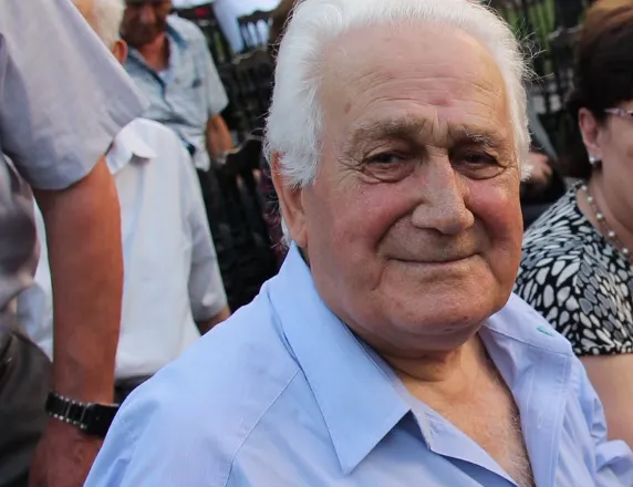 “Bota gjirokastrite është në zi për ty”, ndërron jetë Roland Çene