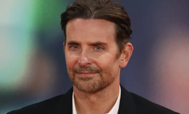 Bradley Cooper ka bërë operacione plastike?