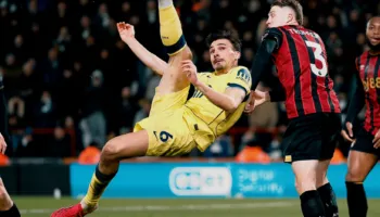 Brajton ndal Sitin, Fulhem fiton derbin me Çelsin