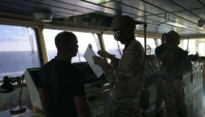 Britania i ofron mbështetje/ Franca ndalon një cisternë nafte ruse në Mesdhe! Macron: Asnjë nuk do kalojë…