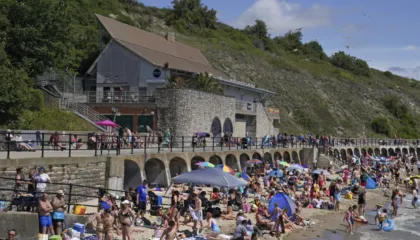 Britania regjistron vitin më të nxehtë në histori, 2025 thyen rekordin e temperaturave