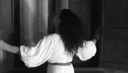 Bruna Gjoni Pervathi: Mos fli sot zemër…