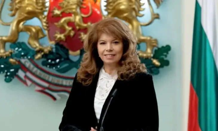 Bullgaria zgjedh presidenten e parë femër, pas dorëheqjes së Rumen Radev