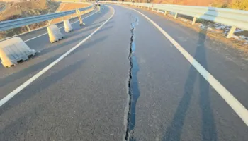 Çahet loti i dytë në rrugën Qafë Plloçë-Qukës, qarkullimi kalon në një korsi