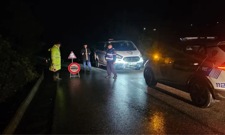 Çahet rruga te “Ura e Petranit”, bllokohet qarkullimi në aksin Përmet–Çarçovë