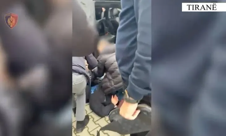 “Cargo 2”, arrestohen 3 persona që tregtonin kokainë, sekuestrohen mbi 120 mijë euro, armë dhe makinë (EMRAT)