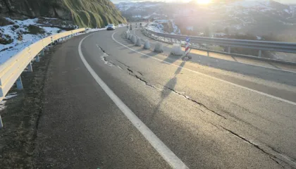 Çarje në rrugën Qukës–Qafë Plloçë, paraqet probleme për qarkullimin e automjeteve