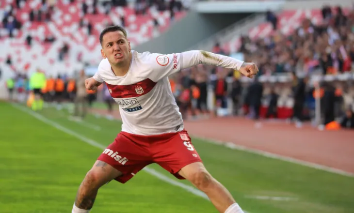 “Çdo trajner do ta donte Rei Manajn në ekip”, trajneri i i Sivasporit synon rikthimin e sulmuesit shqiptar: Po punojmë për situatën e tij