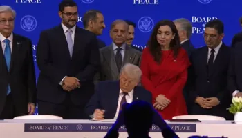 Ceremonia për nënshkrimin e Bordit të Paqes/ Trump firmos me përfaqësuesit e 19 vendeve, e pranishme dhe Vjosa Osmani