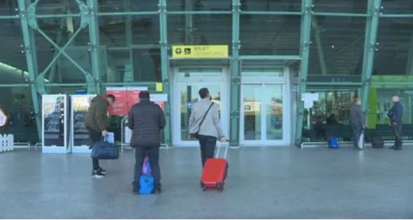 Çfarë po i shtyn shqiptarët të heqin dorë nga shtetësia? 900 raste u shënuan gjatë vitit të shkuar