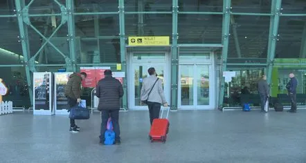 Çfarë po i shtyn shqiptarët të heqin dorë nga shtetësia? Gati 900 raste u shënuan gjatë vitit të shkuar