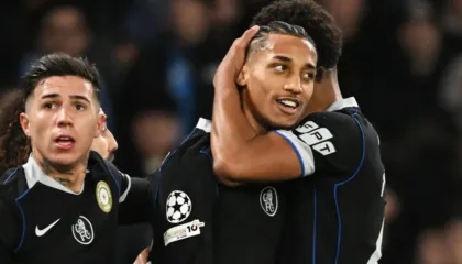 Champions/ Chelsea eliminon Napolin, Barcelona hyn në 8-she, Real dhe PSG jo, Inter dhe Juve në playoff (Renditja finale)