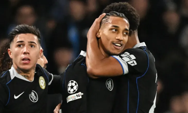 Champions/ Chelsea eliminon Napolin, Barcelona hyn në 8-she, Real dhe PSG jo, Inter dhe Juve në playoff (Renditja finale)