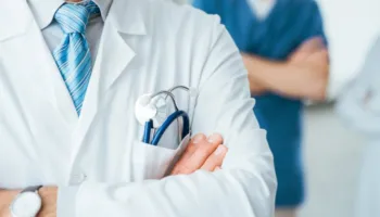 Chat GPT nuk të shëron, mjeku po/ Rreziku nga dezinformimi shëndetësor në Shqipëri