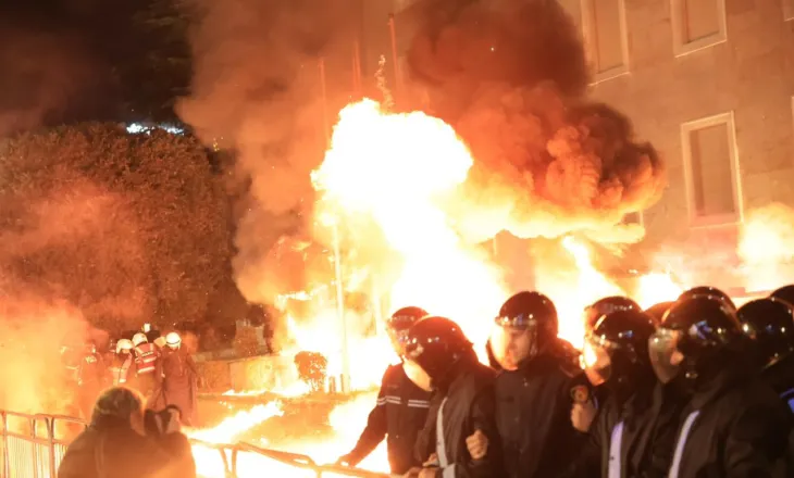 Cinizmi: PD imiton 21 janarin e PS-së(!)