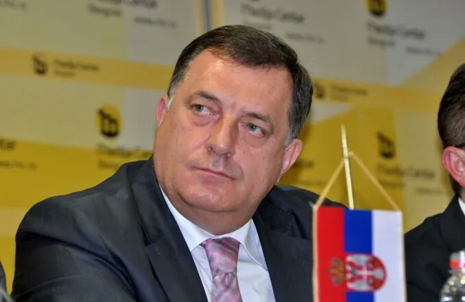 “Çmendet” Dodik: Është koha të largohemi nga Dejtoni dhe të rikthejmë ushtrinë