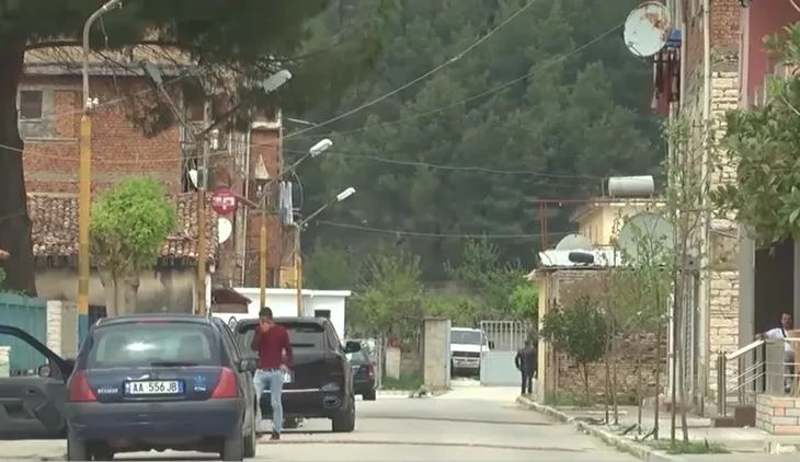 Çmenduri në Memaliaj/ Burri rreh gruan dhe e kanos me armë, arrestohet nga policia