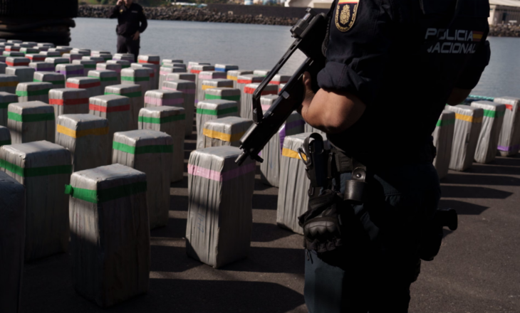 “Çmontohet” banda kriminale në Spanjë, përdornin notuesit për të fshehur kokainën në anije