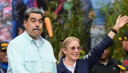 CNN: Maduro dhe gruaja e tij u tërhoqën zvarrë nga dhoma e tyre e gjumit gjatë arrestimit