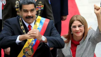 CNN: Maduro dhe gruaja e tij u tërhoqën zvarrë nga dhoma e tyre e gjumit gjatë bastisjes