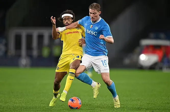 Conte, i tërbuar me arbitrin: Mos vallë duhet ta presë krahun Hojlund? Kështu bëhet e vështirë…