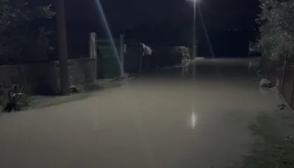 Dalja e Lumit Vjosa nga shtrati përmbyt edhe fshatin Mifol