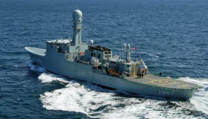 Danezët dërgojnë një anije lufte në Groenlandë dhe mbajnë tensionin të lartë